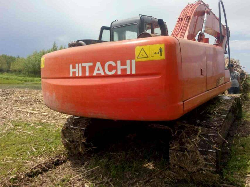 Cara mendiagnosis ekskavator Hitachi ZAXIS120 berjalan lambat？