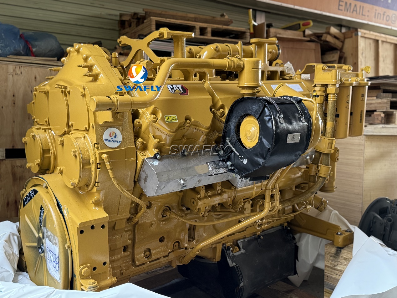 Inti dari buldoser Carterpillar D10T adalah mesin C27 yang bertenaga